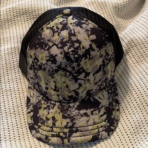 Lululemon what ‘sup hat